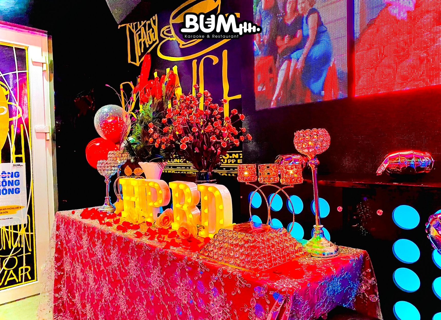Dịch vụ tổ chức tiệc sinh nhật trong phòng karaoke